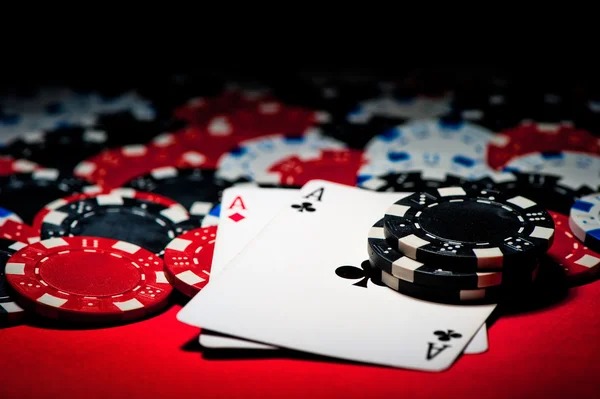 hoki togel live dealer table with multilingual chat and betting interface